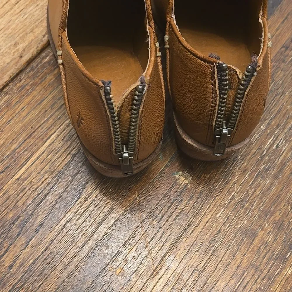 Frye Women's Tan Leather Shoes - Picture 5 of 8
